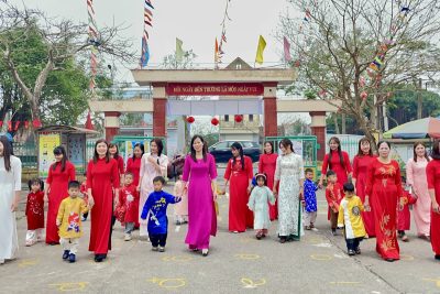 Hoạt động trải nghiệm ngày 8/3 của các bé trường mầm non Nghĩa Châu