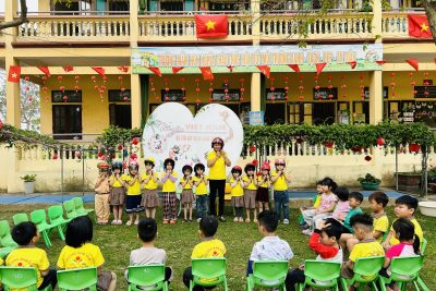 Tăng cường rèn kỹ năng tham gia giao thông an toàn cho trẻ lớp 5 tuổi D – Trường mầm non Nghĩa Châu