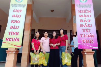 Lan tỏa yêu thương từ giọt máu hồng – Cán bộ, giáo viên Trường Mầm non Nghĩa Châu tích cực tham gia “Lễ hội Xuân Hồng năm 2026”