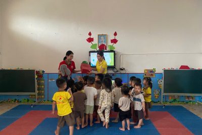 Hoạt động nhận biết phân biệt hình tròn, hình vuông lứa tuổi 24-36 tháng