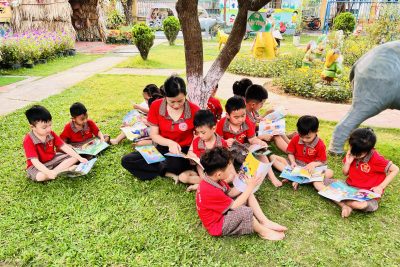 Nuôi dưỡng thói quen đọc sách cho trẻ lớp 5 tuổi B- Trường mầm non Nghĩa Châu