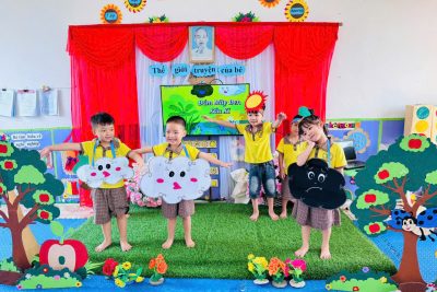 Hoạt động kể chuyện ‘Đám mây đen xấu xí” Lớp 4 tuổi C trường mầm non Nghĩa Châu